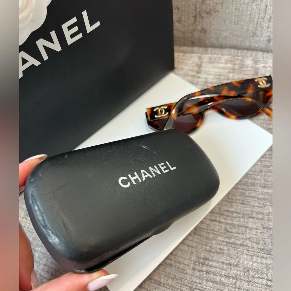 Auth CHANEL Havana Gold Tortoise Shell Sunglasses Gold CC Oval Cat eye ❤️‍🔥